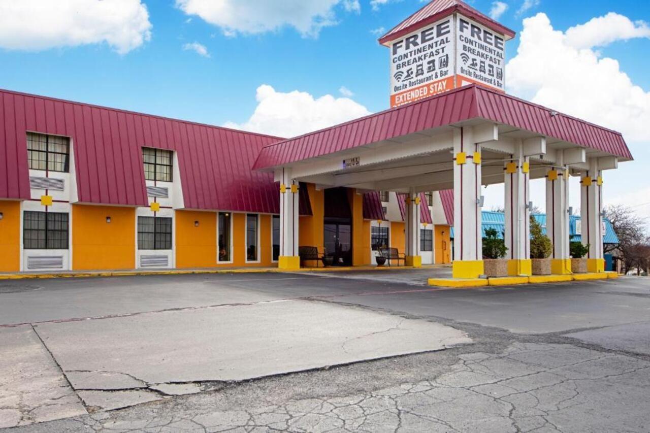 Economy Inn & Suites Denton Buitenkant foto