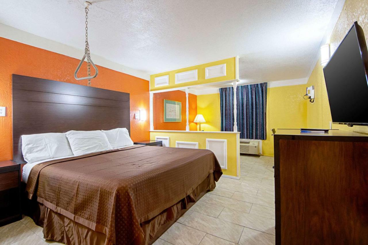Economy Inn & Suites Denton Buitenkant foto