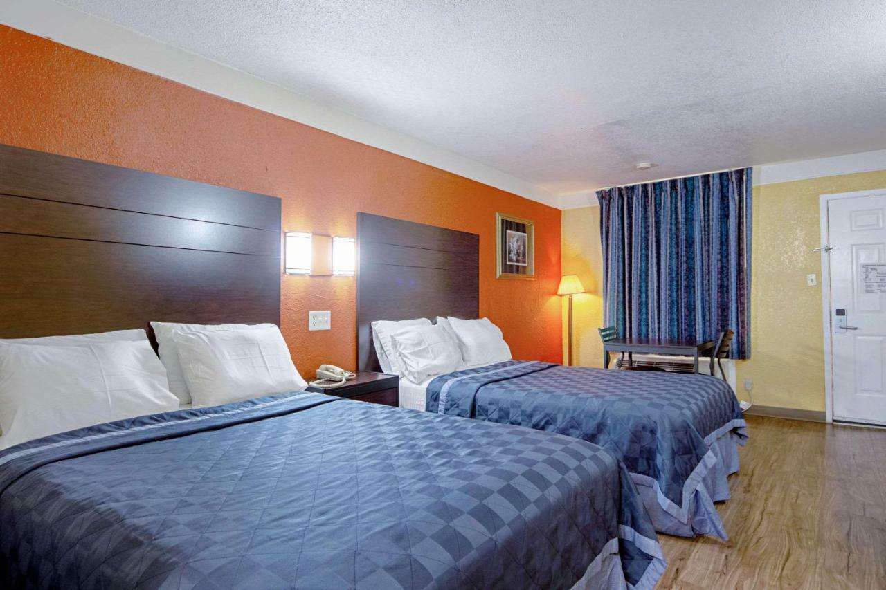 Economy Inn & Suites Denton Buitenkant foto