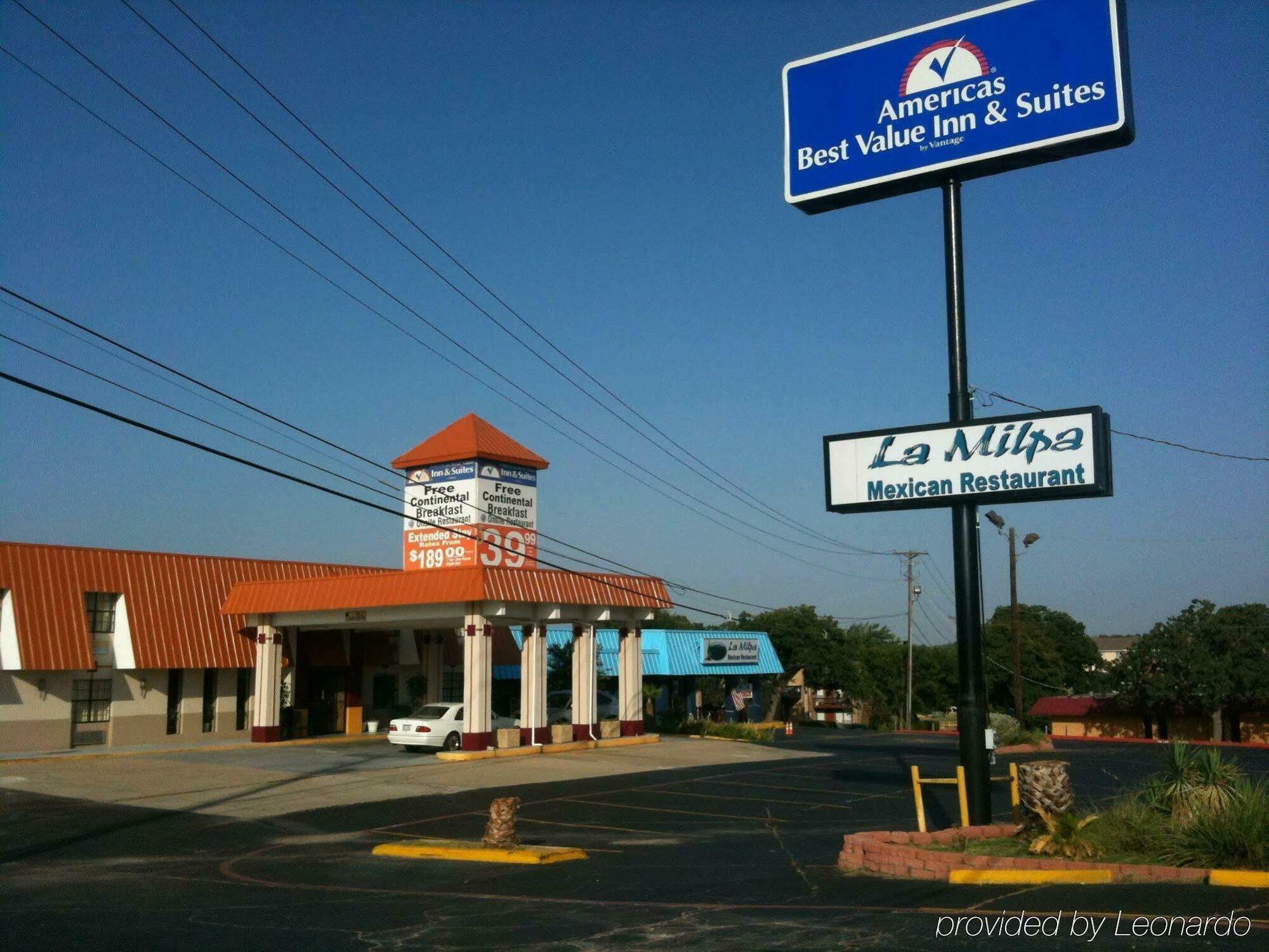 Economy Inn & Suites Denton Buitenkant foto