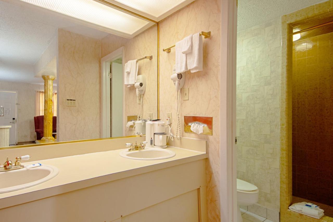 Economy Inn & Suites Denton Buitenkant foto